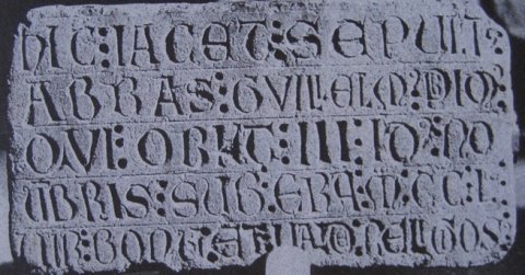 Fig. 4 : Inscription funéraire de l’abbé Guillaume, musée de León