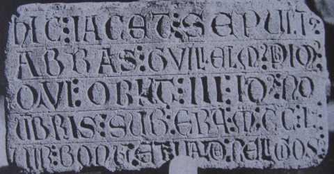 Fig. 4 : Inscription funéraire de l’abbé Guillaume, musée de León