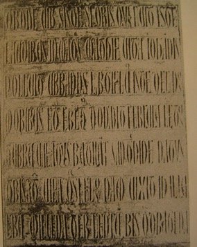 Fig. 7a : Inscription funéraire du chanoine Juan, Cathédrale d’Oviedo