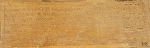 Fig. 8 : Inscription funéraire pour Aramon, San Miguel de Escalada