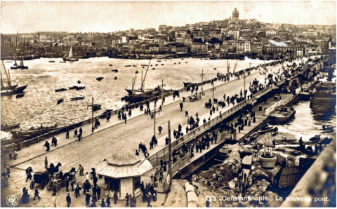 Fig. 1: View of Galata from Sirkeci, postcard. Neue Photographische Gesellschaft (NPG), 1900s. Suna and İnan Kıraç Foundation (SVIKV), IAE, FKA _00584