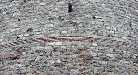 Fig. 11: The masonry technique that changes with the brick course on the second floor of the Galata Tower. Photo: Hasan Sercan Sağlam, 2020