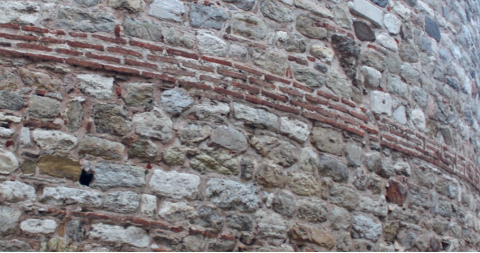 Fig. 12a: The SW point where the pattern of the brick course on the third floor of the Galata Tower differs, and also the diagonal crack on it. Photo: Hasan Sercan Sağlam, 2020